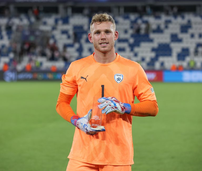 Daniel Peretz in the team's uniform