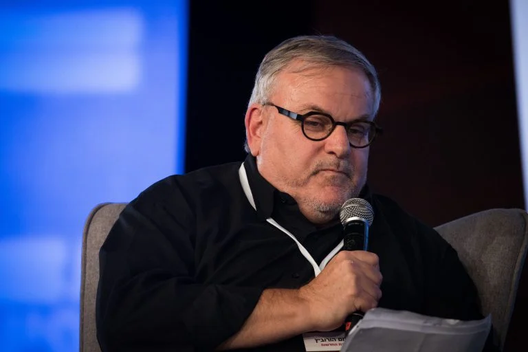 Menachem Horvitz, Dedi's close friend