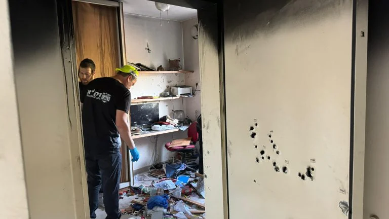 Collect objects of murdered people with blood.