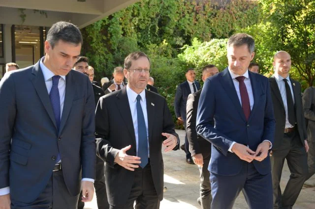 Belgian PM: Taking hostages is a war crime.