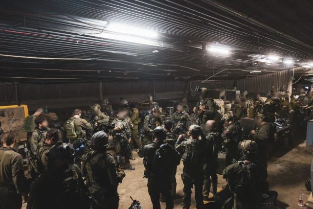 Shaldag Unit's fighters at a briefing before a battle in Gaza