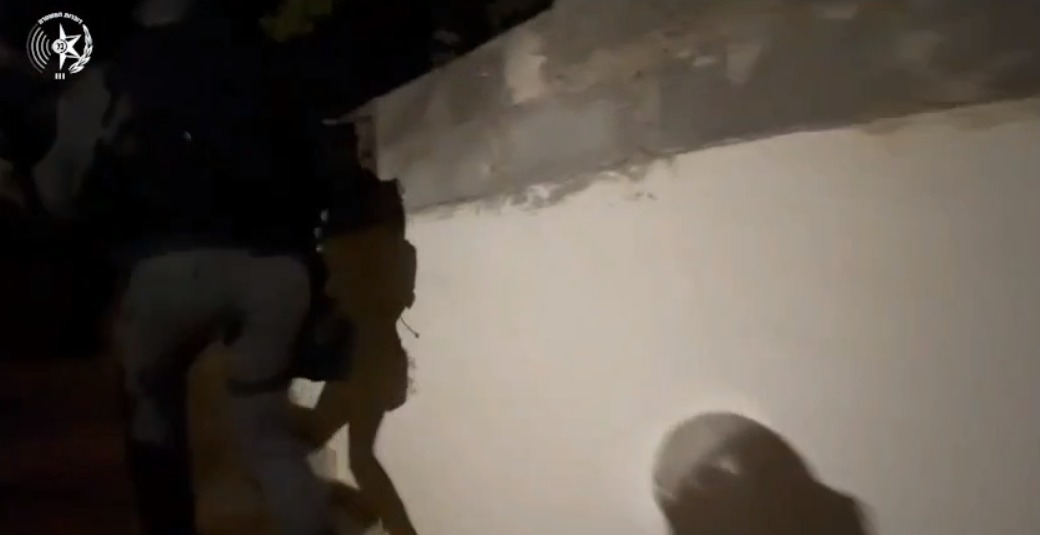 Israeli Police on an arrest raid. Illustration.