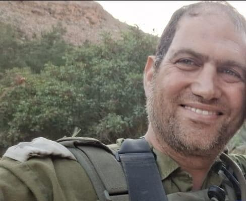 Major (res.) Rabbi Aviram Hariv falls in combat
