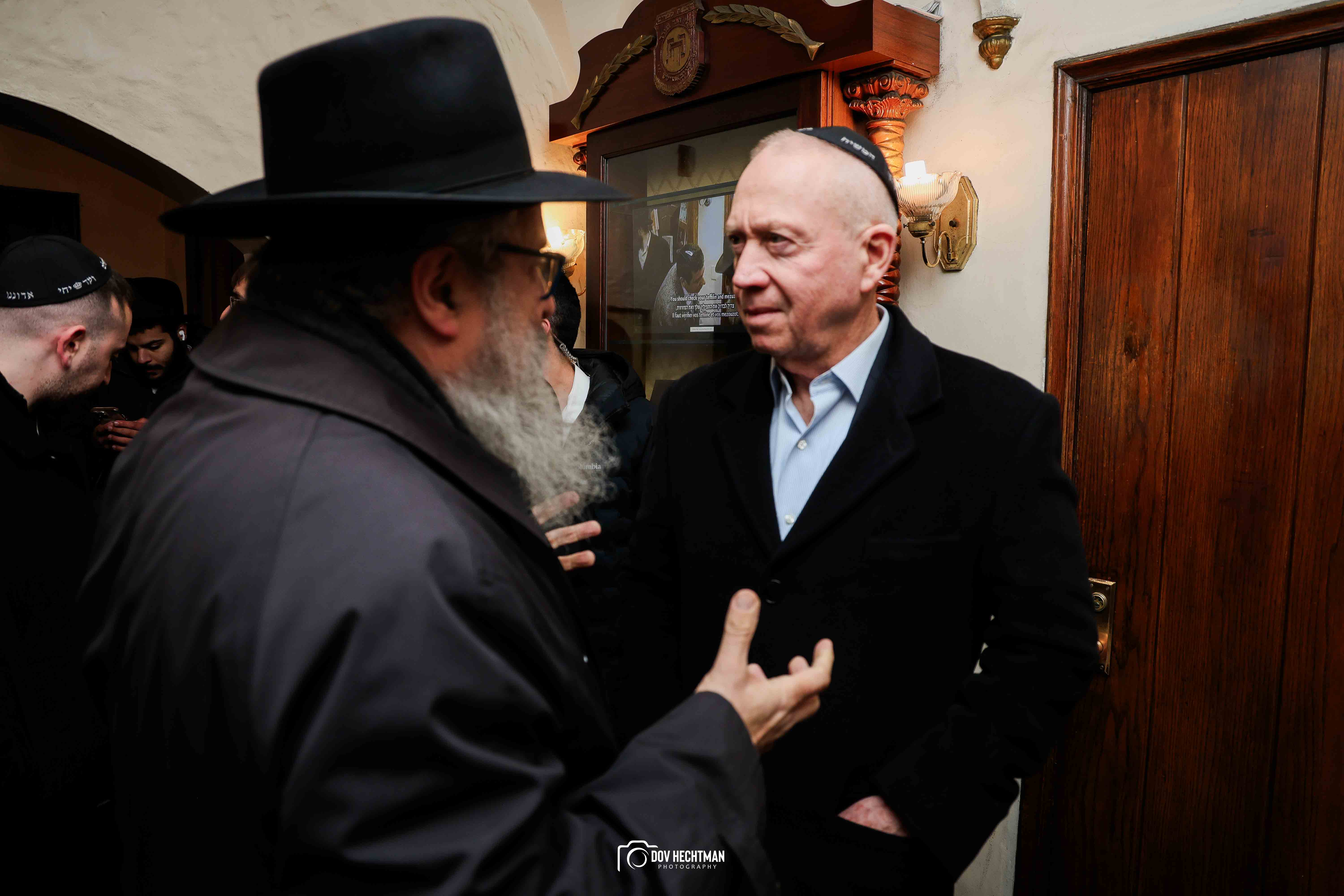 From Israel's War Room to 770: Yoav Gallant goes to Brooklyn to thank Chabad emissaries