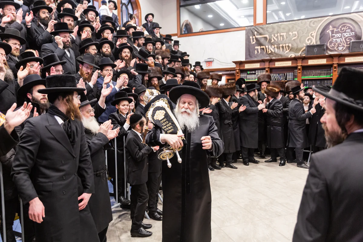 IN COLOR: For the first time in 10 years, Bobov Rebbe visits Lakewood