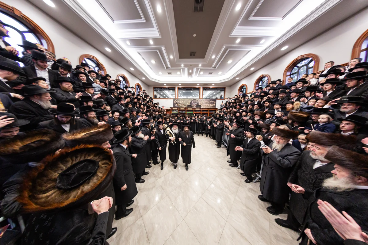 IN COLOR: For the first time in 10 years, Bobov Rebbe visits Lakewood