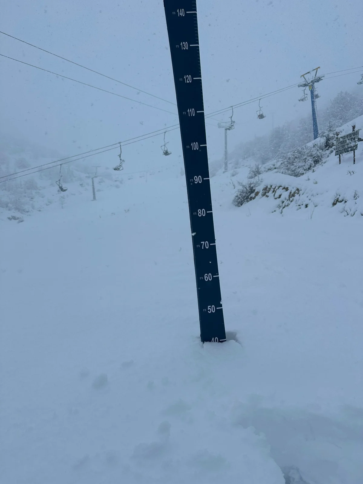 IN COLOR: Mount Hermon is blanketed by 55 cms (21 in) of gorgeous fluffy snow