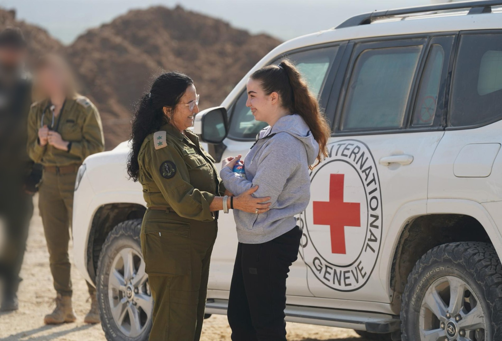INCREDIBLE! First pictures of freed hostage Agam Berger on Israeli soil