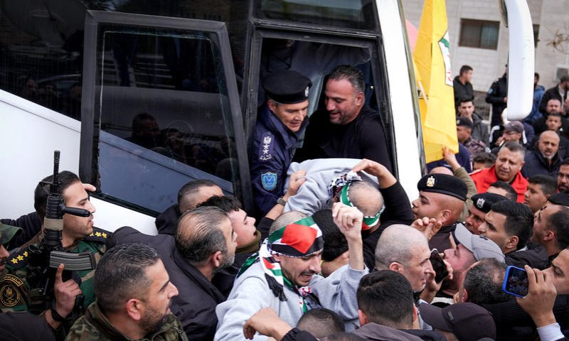Terrorists released arriving in Ramallah