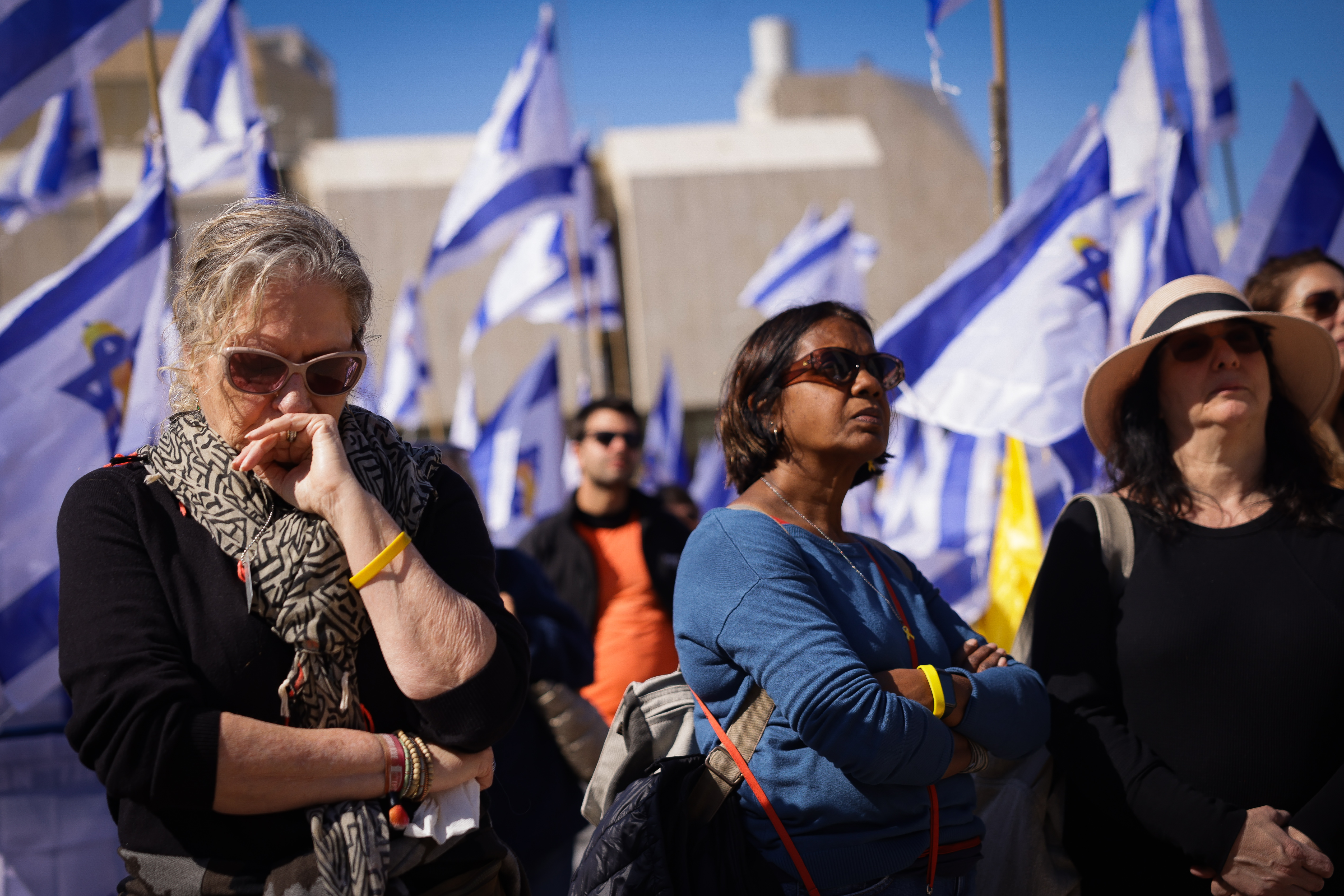 Israelis bid farewell to the Bibas family