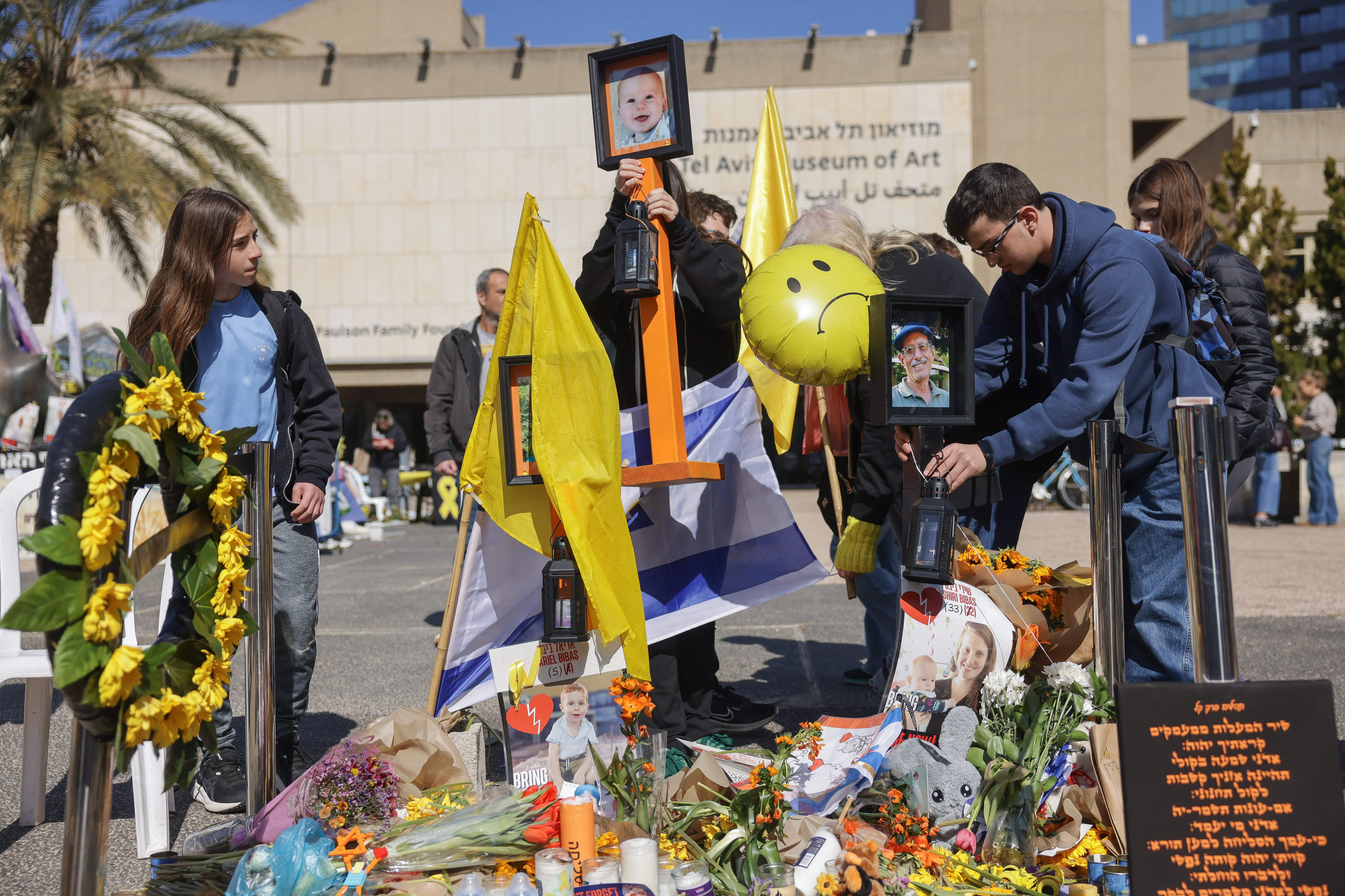 Heartbreaking photos: Israel bids final farewell to Shiri, Ariel and Kfir Bibas