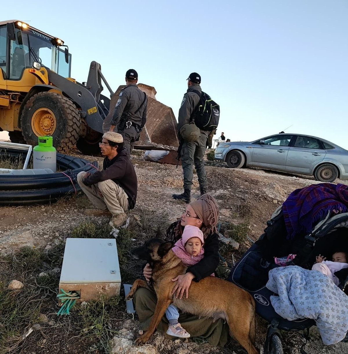 WATCH: Jews expel Jews - Israeli Police bulldoze homes of three families in Binyamin