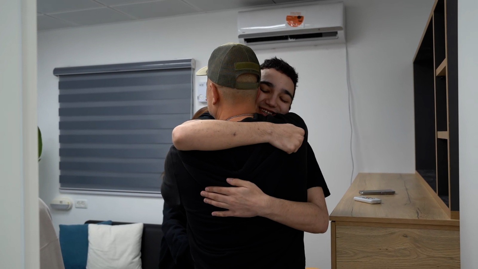 WATCH: Hostage Edan Alexander finally reunites with his family after 19 months in hell