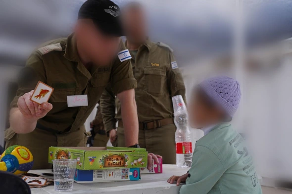 IDF treating civilians in Syria