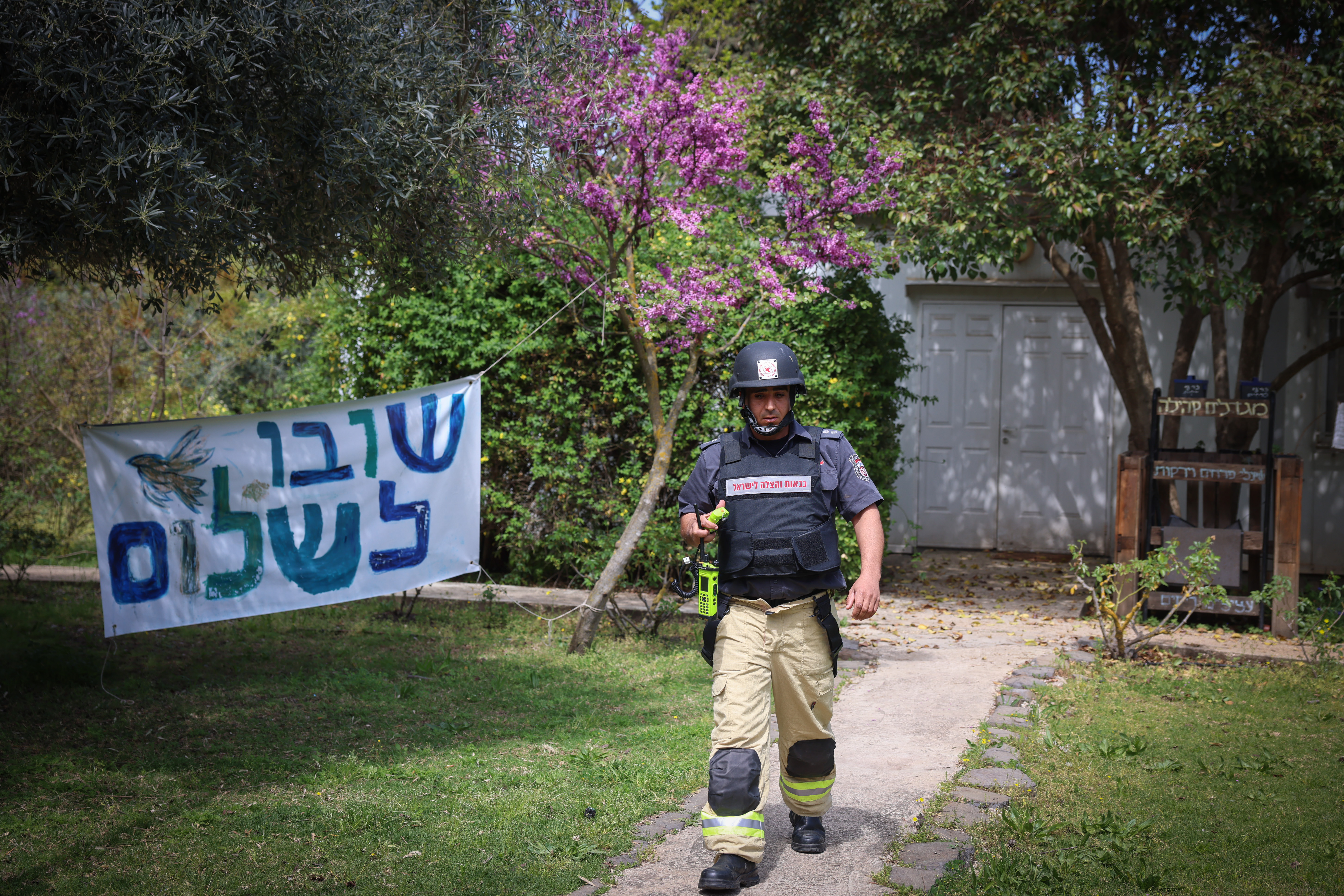 "Return home." People doing an emergency drill in the north.