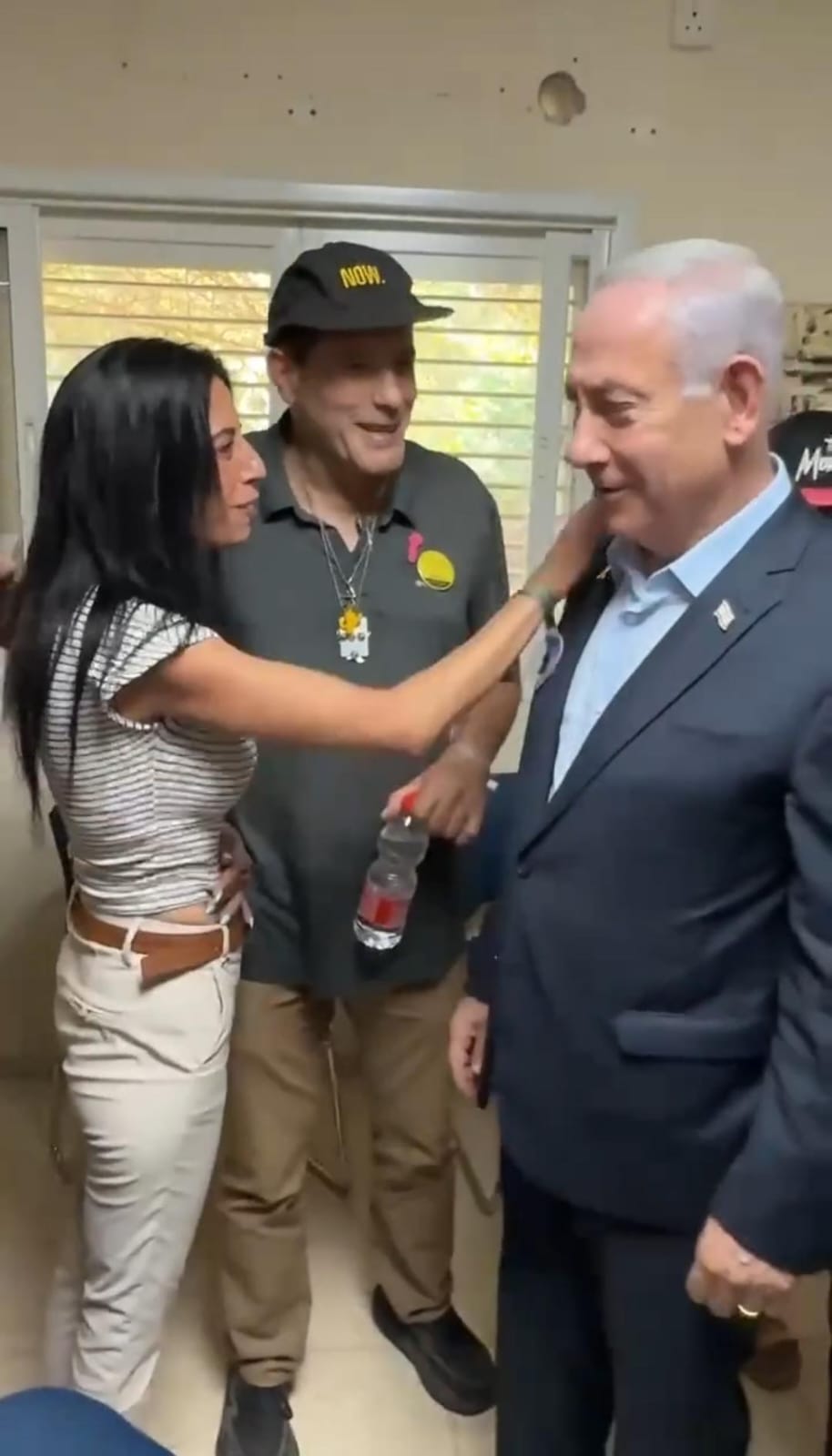 Netanyahu finally visits Nir Oz, meets Einav Tsengauker | WATCH