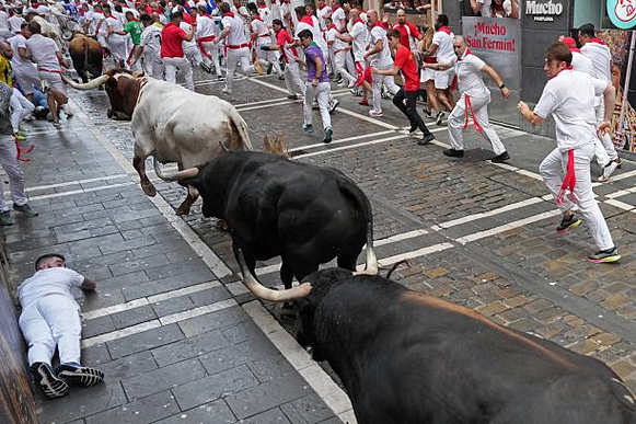Pro-Palestinian Activists Hijack Opening of Spain’s San Fermín Festival | WATCH