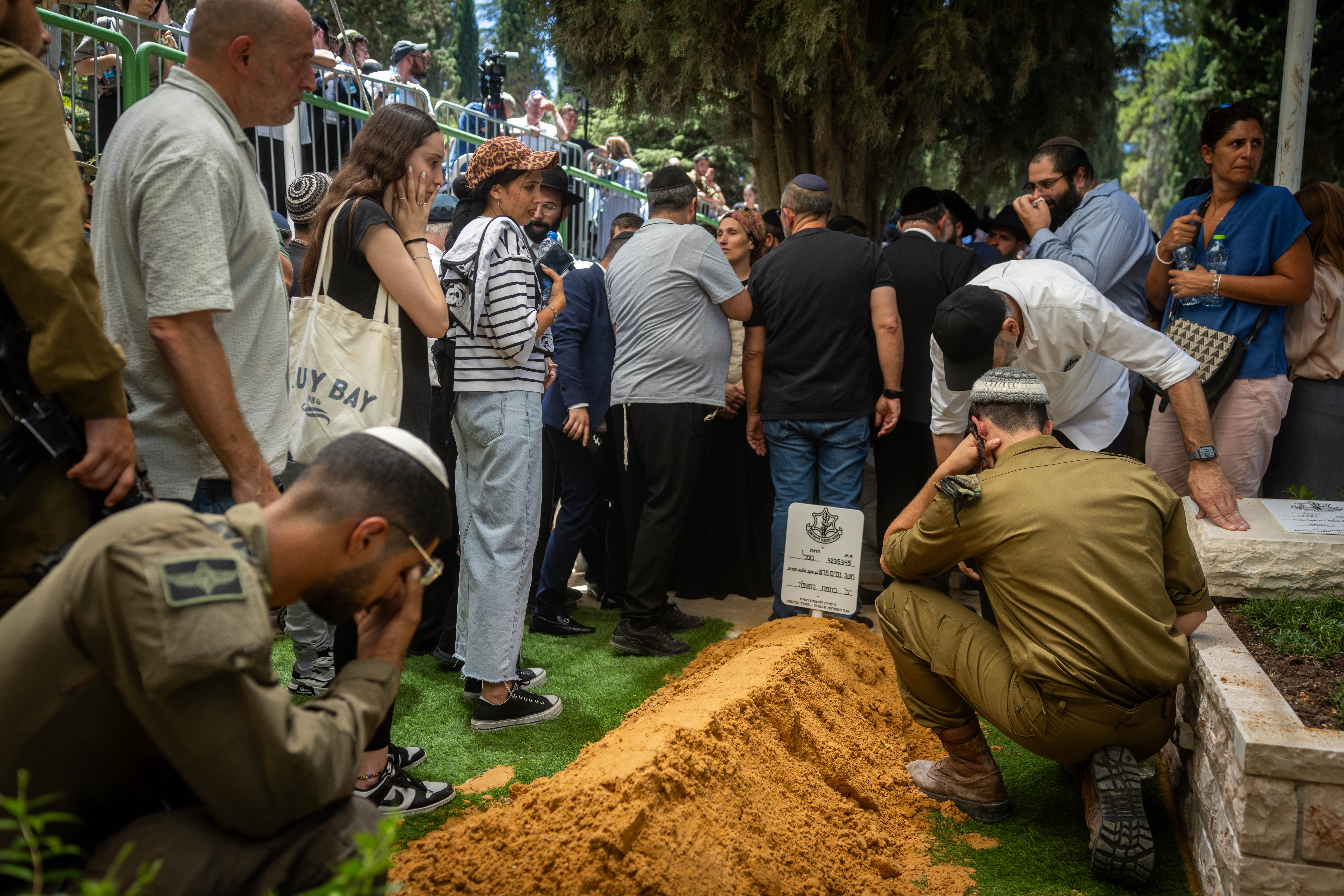 Fallen soldier Moshe Nissim Frech is laid to rest | WATCH