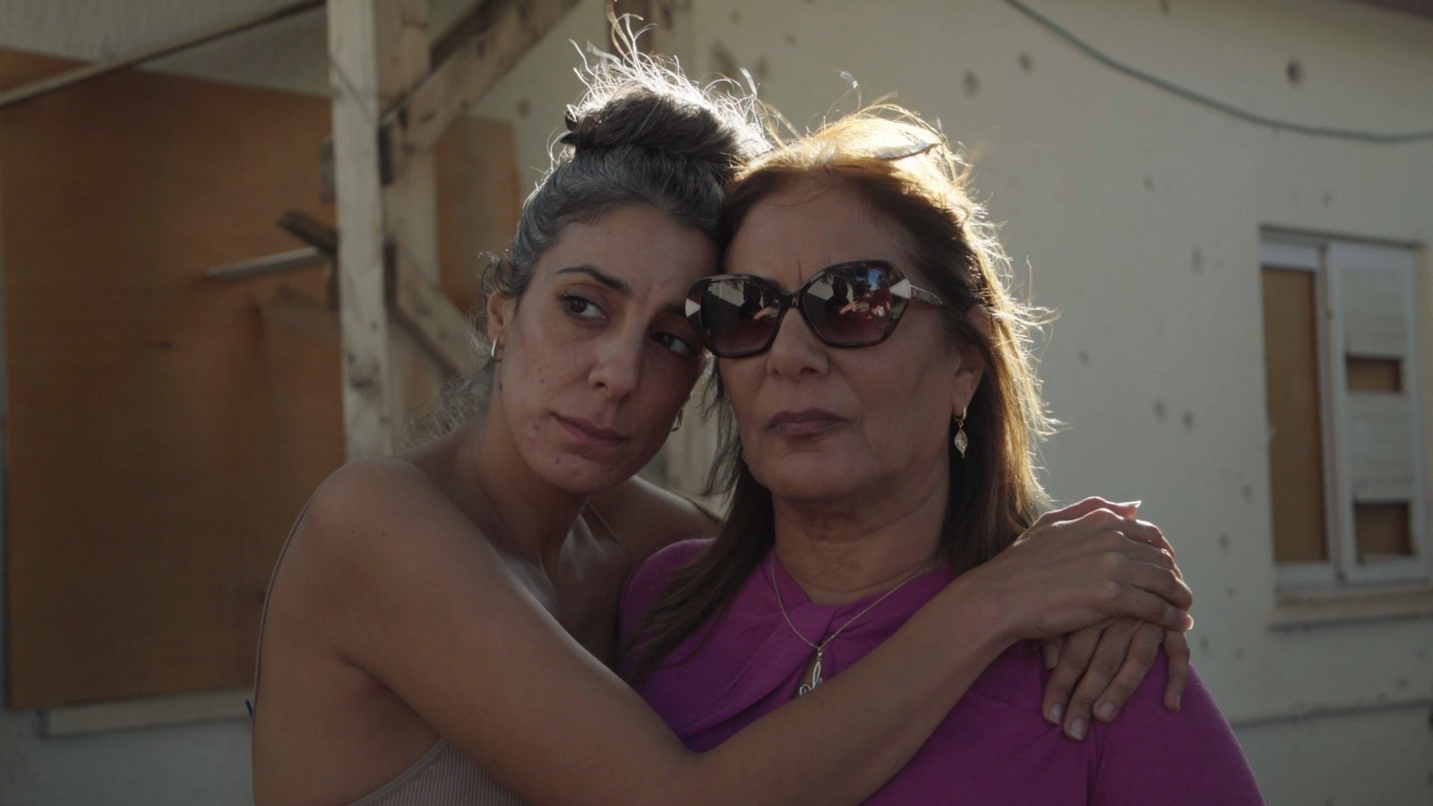 Kan 11's Special Disengagement Documentary