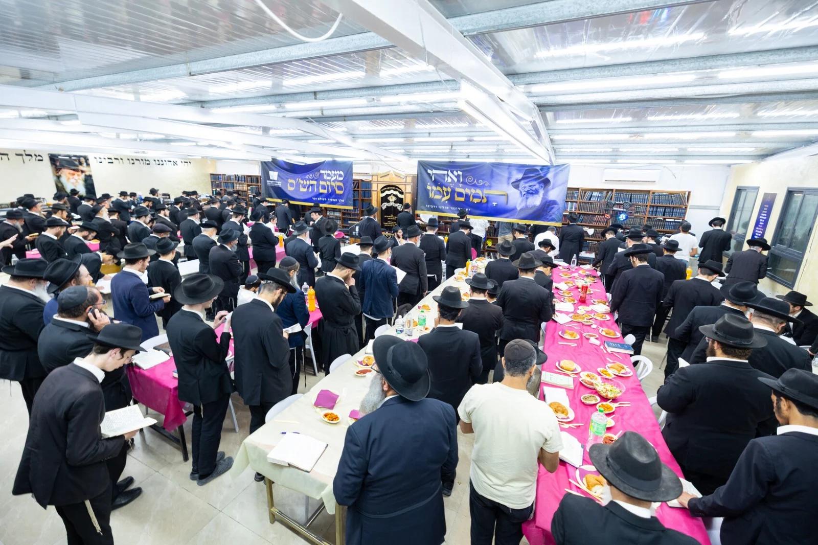 Completion of the Talmud at the Chabad Yeshiva