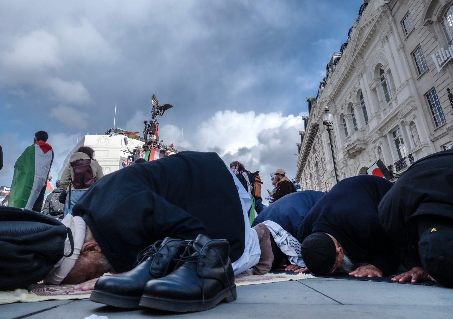 Muslims praying in London