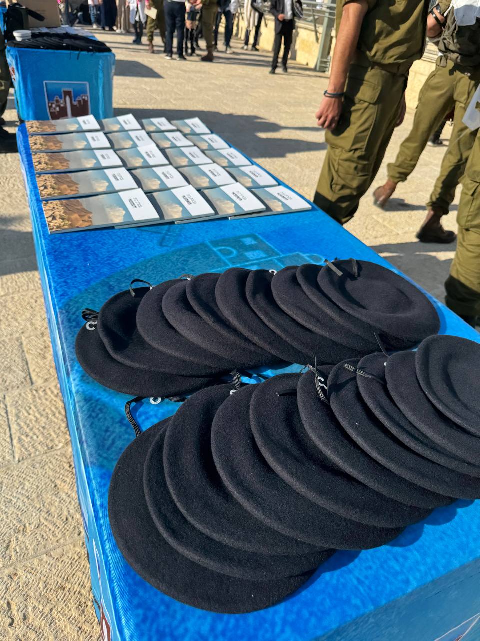 Hashmonaim Brigade berets