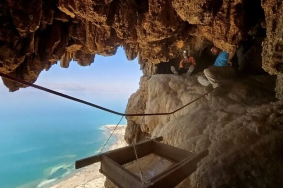 Archaeologists excavating the cave 