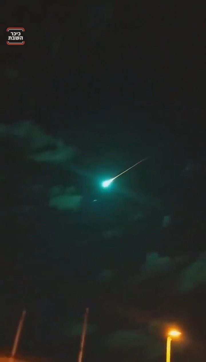 Spectacular and Rare: Meteor Lights Up Australia’s Night Sky | Watch