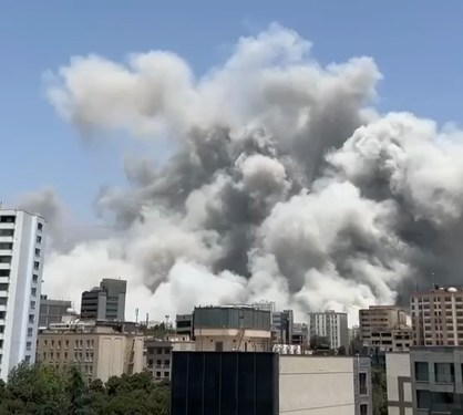 Unbelievable sight: A belt of fire in the heart of Tehran