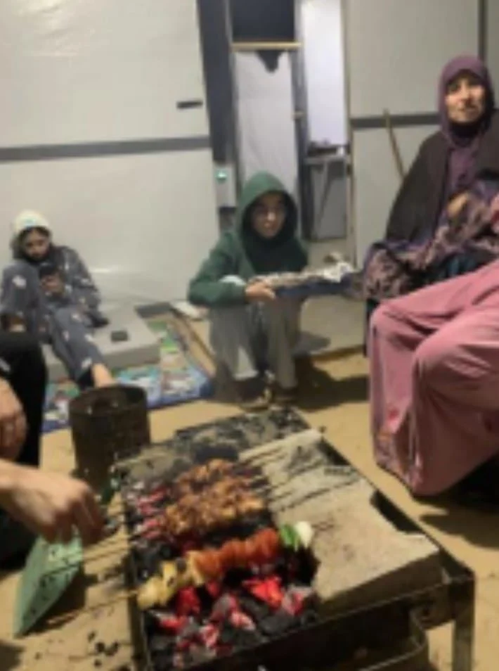 Hamas leaders and their families feasting 