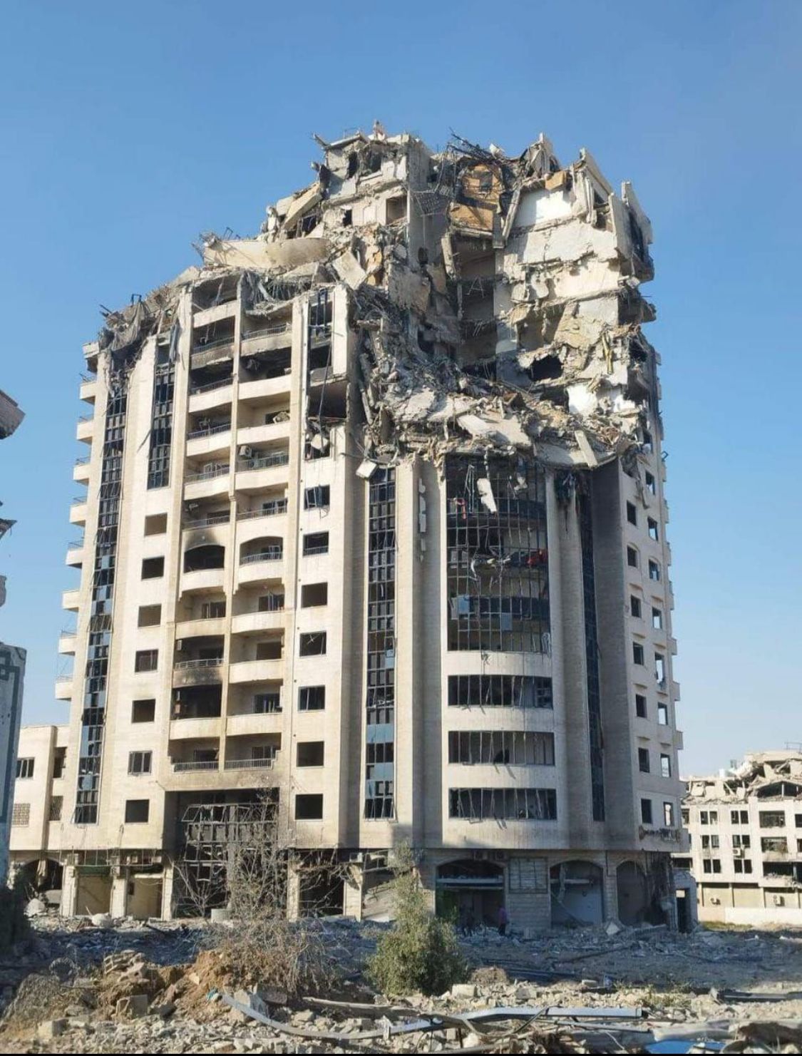 IDF bombs 14 story Hamas Tower in Gaza City | WATCH