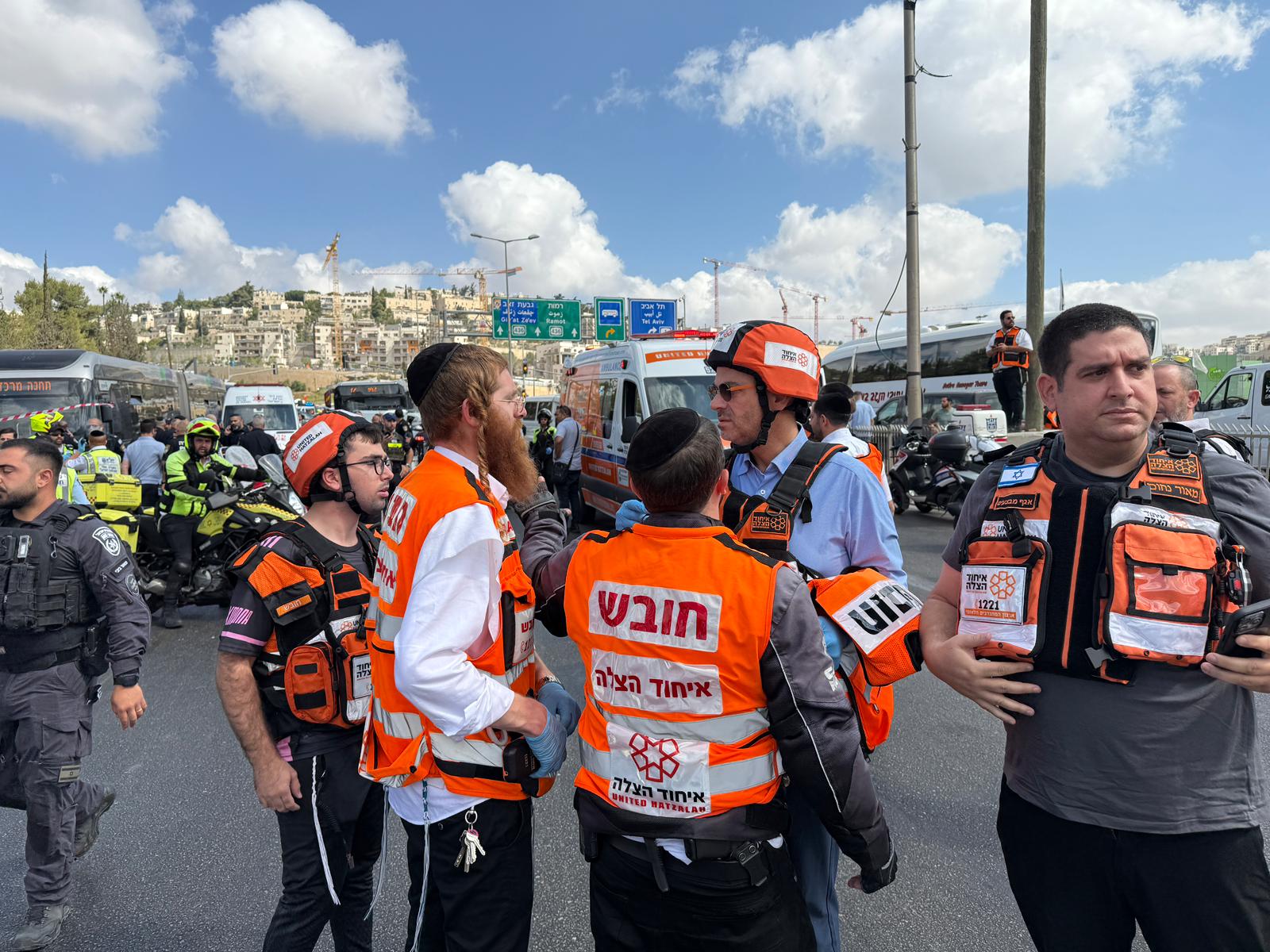 Haredim to the Rescue: Armed Civilian And Squad Commander Neutralize Terrorists in Deadly Shooting Attack | WATCH