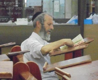 Levi Yitzchak Pash