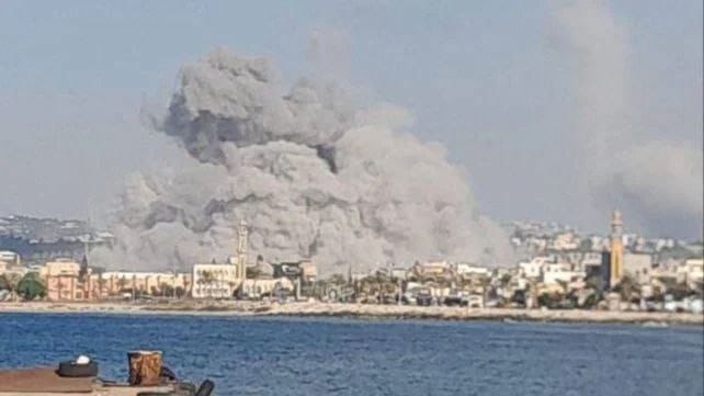  Israel Pounds Hudaydah Port in Yemen | WATCH