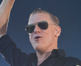 Bryan Adams Ruins His Canadian Concert With One Sentence | WATCH