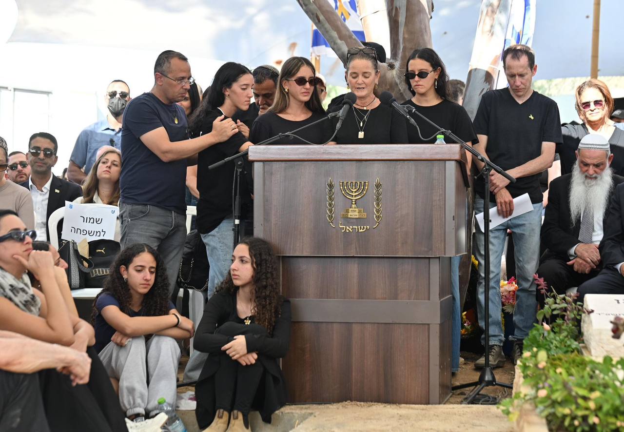 Yossi Sharabi's family goodbye