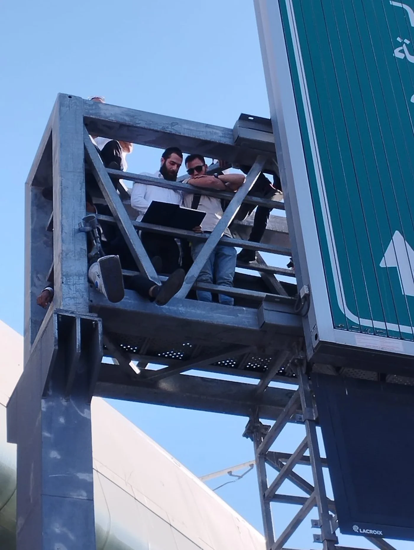 In Color: Thousands of Haredim Mass in Jerusalem For the Anti-Draft Rally