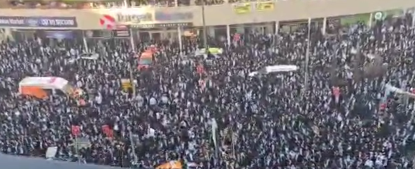 In Color: Thousands of Haredim Mass in Jerusalem For the Anti-Draft Rally