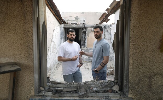 Twin siblings Gali and Ziv Berman