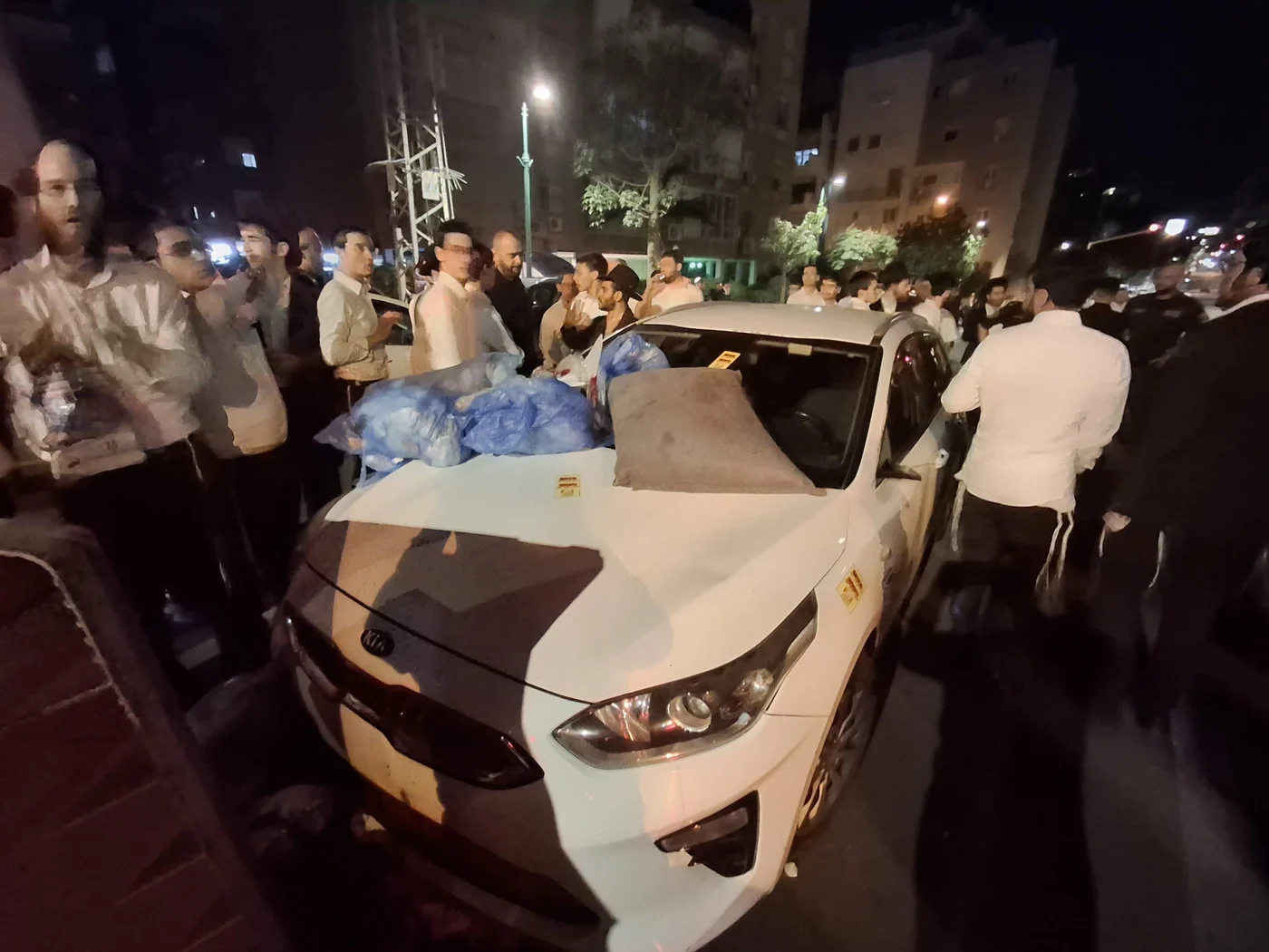 Haredim protest attempted arrest of draft dodger, 25 November 2025