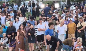 Australians Unite in Mourning and Solidarity After Bondi Beach Massacre | WATCH