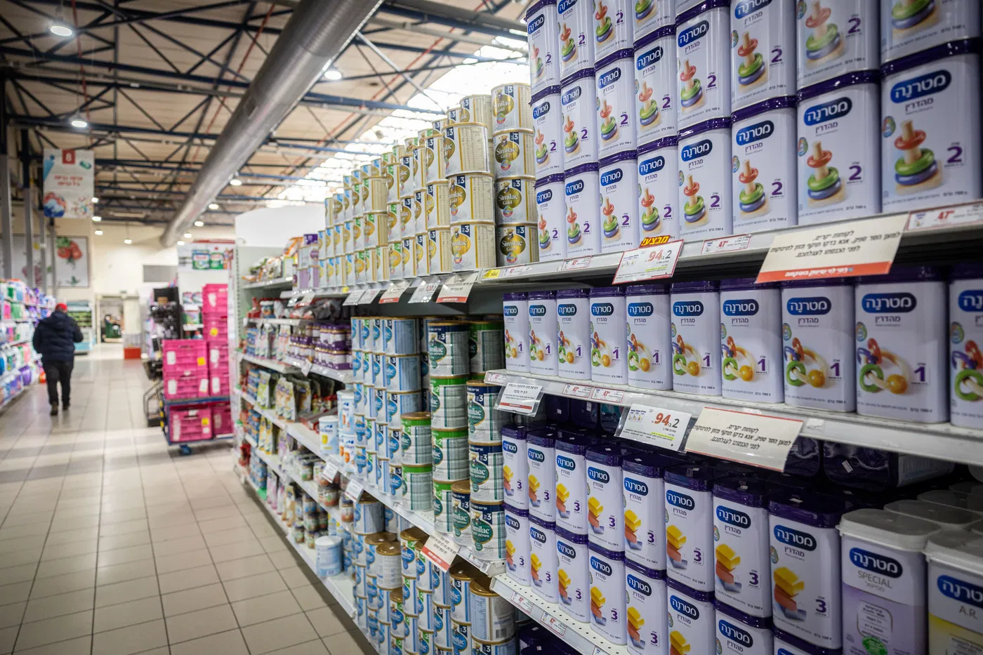 Baby formula in Israeli store