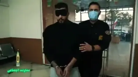 IRGC Guards arresting protestors in Iran