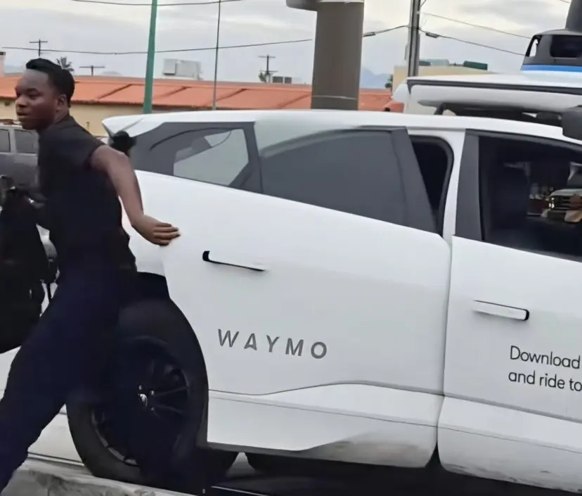 Passenger flees self driving car stuck on railroad