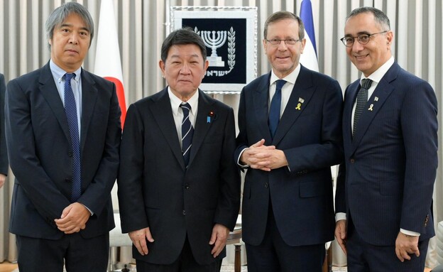 Japanese Foreign Minister visiting Israel