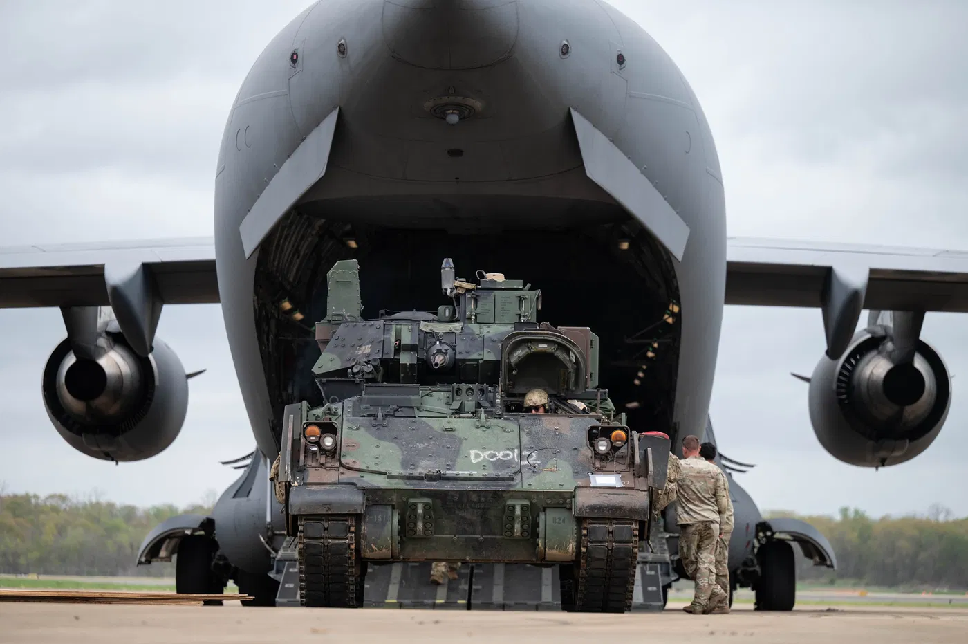 Transport plane unloads US tank