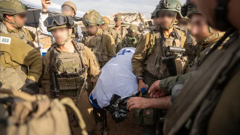 IDF recovering the body of Staff Sergeant Ran Gvili