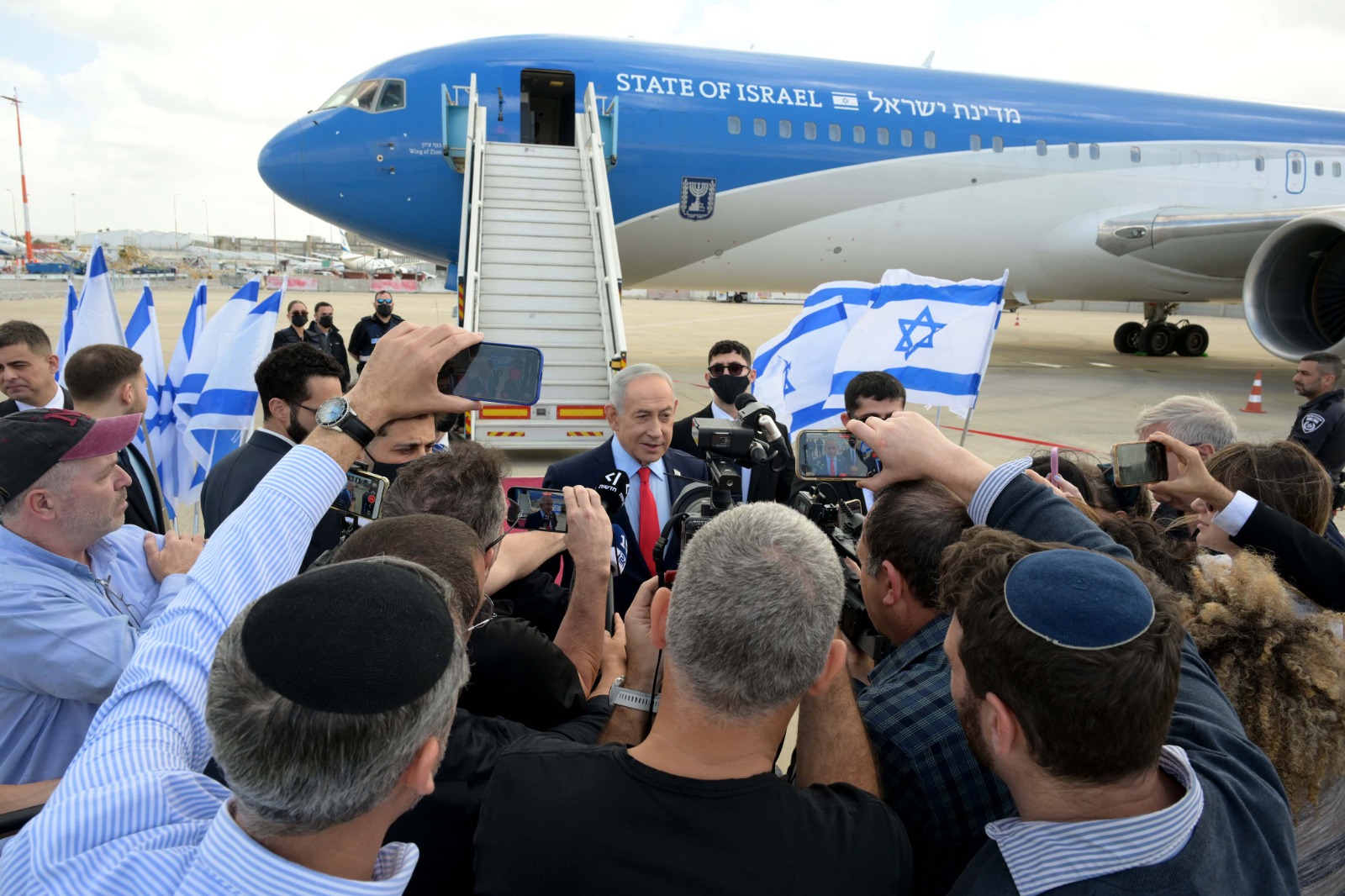 Netanyahu addresses the press before US visit