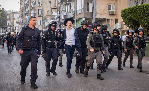 Police at the Haredi protests in Bnei Brak