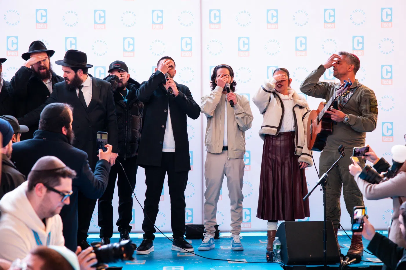  4,500 Jewish teens proclaim "Shema Yisrael" at Times Square